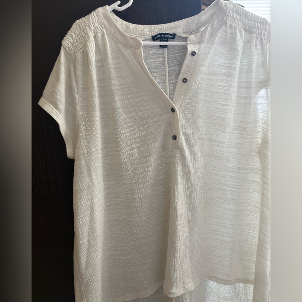 Cable & Gauge Off-White Textured Button Down Top